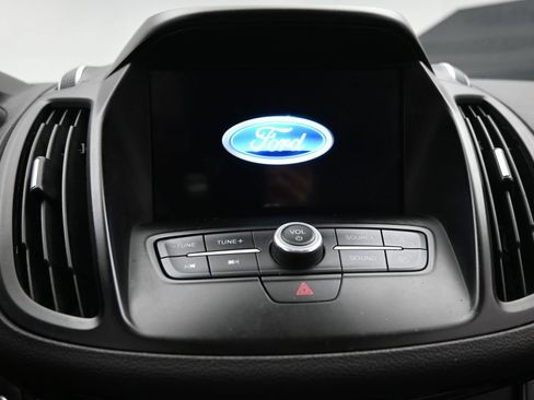 Used 2019 Ford Escape SEL image 17