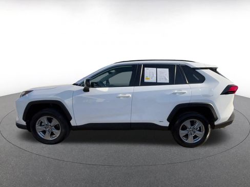 Used 2025 Toyota RAV4 LE image 9