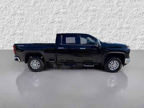 Used 2024 Chevrolet Silverado 2500 LTZ image 2