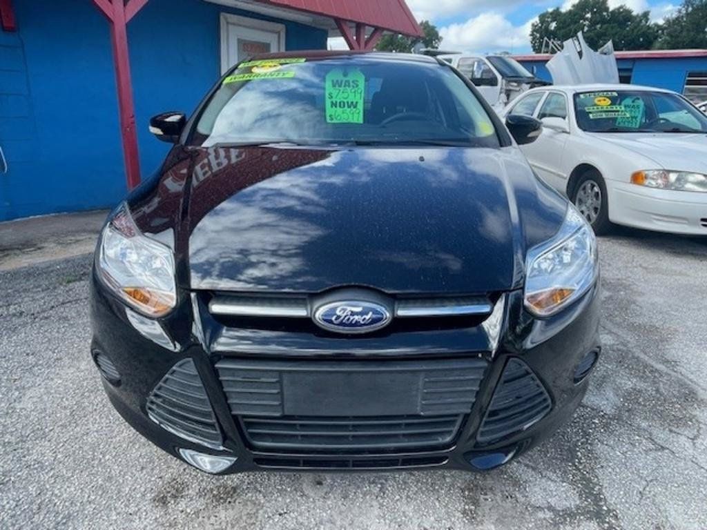 Used 2013 Ford Focus SE FWD image 2