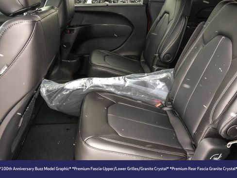 New 2026 Chrysler Pacifica Select image 9