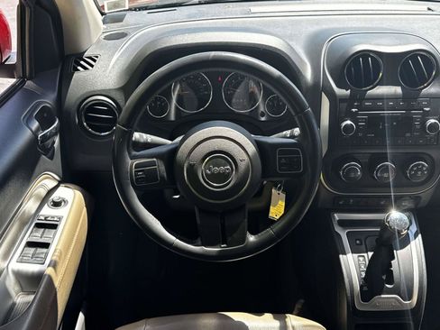 Used 2014 Jeep Compass Latitude AWD/4WD image 13