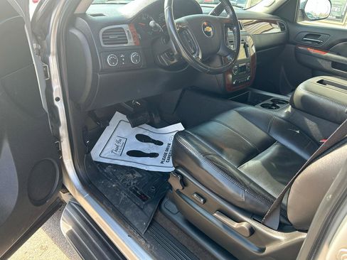 Used 2010 Chevrolet Avalanche LT w/ Regional Value Package image 10