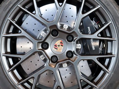 Used 2025 Porsche 911 Carrera 4 GTS image 13