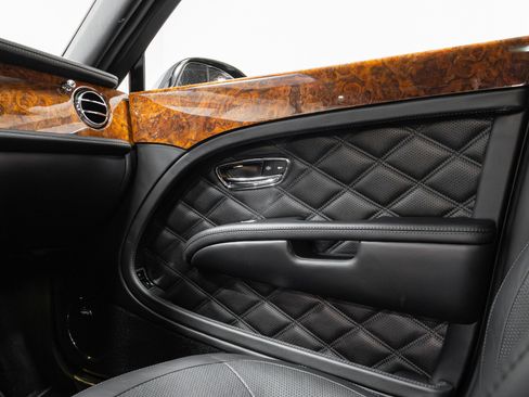 Used 2016 Bentley Mulsanne Speed image 45