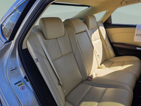 Used 2015 Toyota Avalon Limited image 27