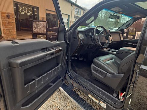 Used 2015 Ford F450 Platinum w/ Platinum Package image 14