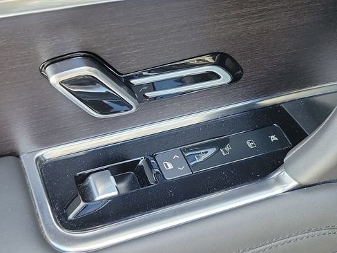 Used 2023 Land Rover Range Rover Autobiography AWD/4WD image 9
