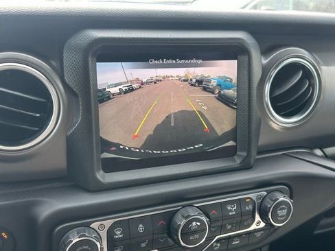 Used 2023 Jeep Wrangler Unlimited Rubicon 4xe image 28