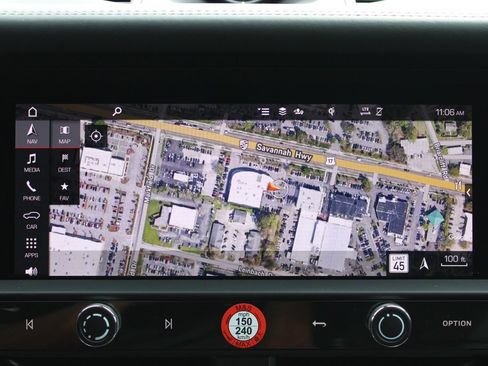 Certified 2025 Porsche Macan image 23