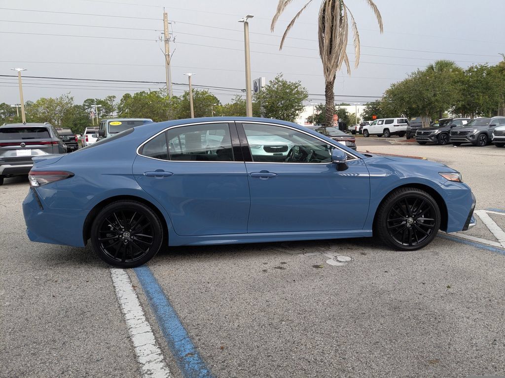 Used 2024 Toyota Camry XSE FWD image 7