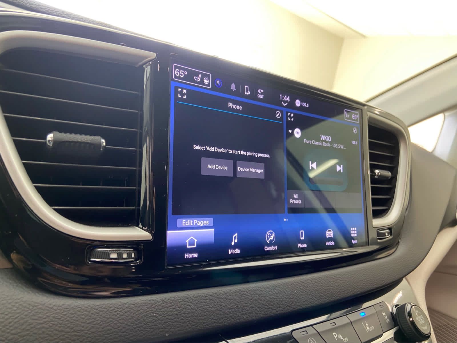 Used 2024 Chrysler Pacifica Touring-L FWD image 27
