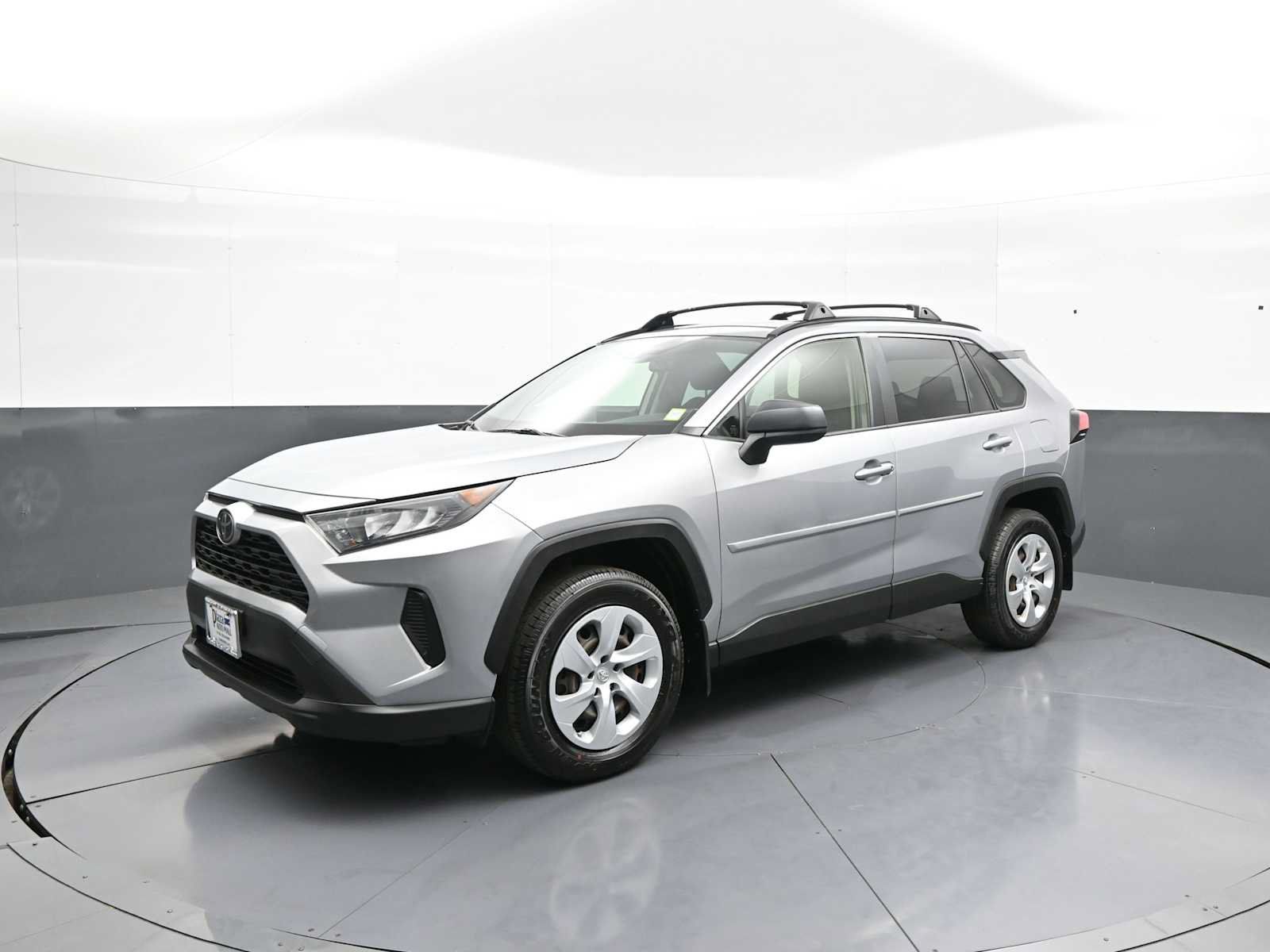 Used 2021 Toyota RAV4 LE AWD/4WD image 10