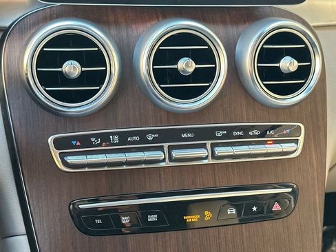 Used 2022 Mercedes-Benz GLC 300 image 19