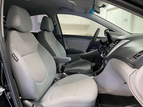 Used 2012 Hyundai Accent GLS image 20