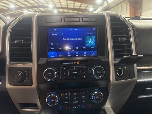 Used 2020 Ford F150 Lariat image 21