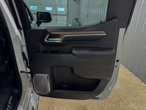 Used 2022 Chevrolet Silverado 1500 High Country image 21