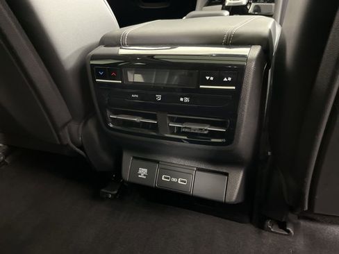 Used 2023 Acura MDX SH-AWD w/ Technology Package image 8