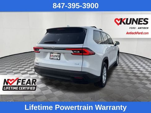 Used 2024 Toyota Grand Highlander XLE image 3