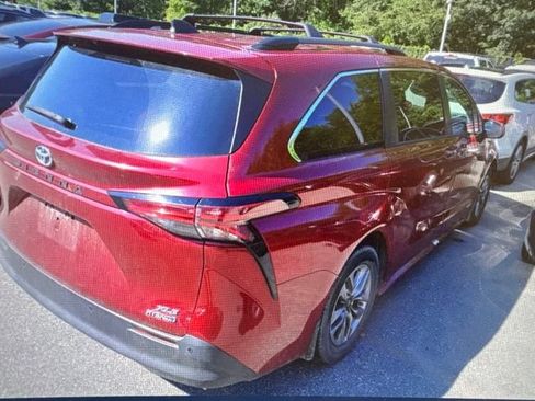 Used 2021 Toyota Sienna XLE AWD/4WD image 18
