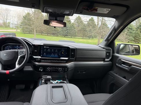 Used 2022 Chevrolet Silverado 1500 LT Trail Boss w/ Protection Package AWD/4WD image 28