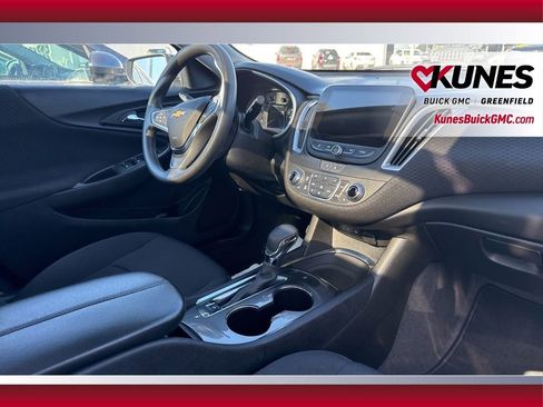 Used 2023 Chevrolet Malibu LT image 36