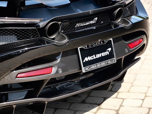 Used 2019 McLaren 720S Performance RWD image 16