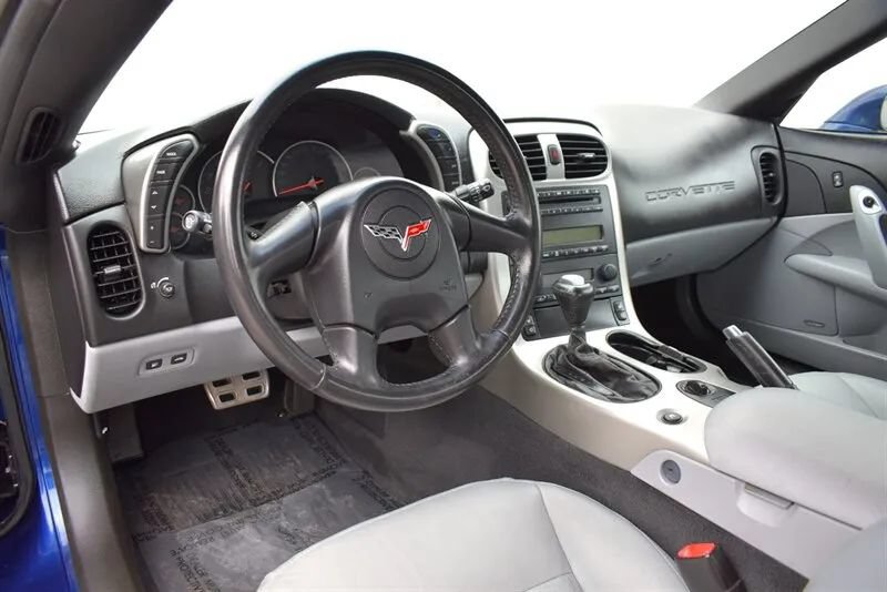 Used 2005 Chevrolet Corvette Coupe w/ Preferred Equipment Group RWD image 5