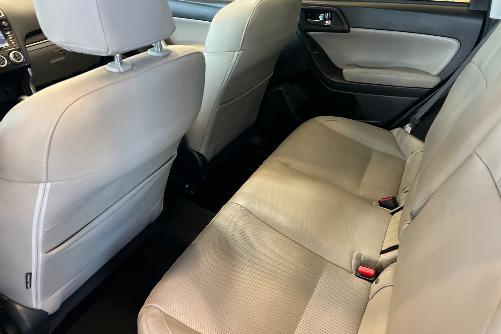 Used 2017 Subaru Forester 2.5i Limited AWD/4WD image 11