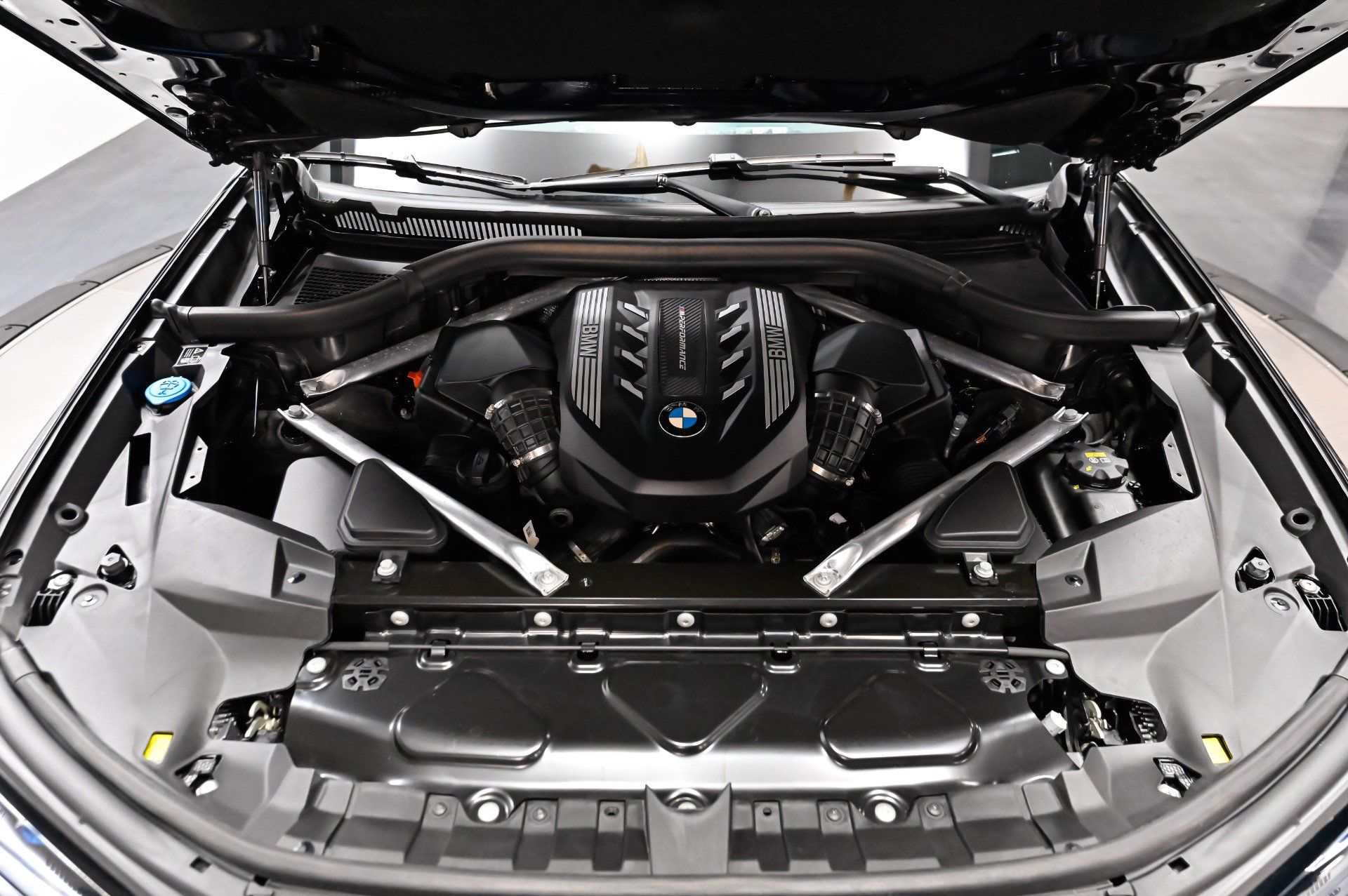 Used 2021 BMW X7 M50i AWD/4WD image 25