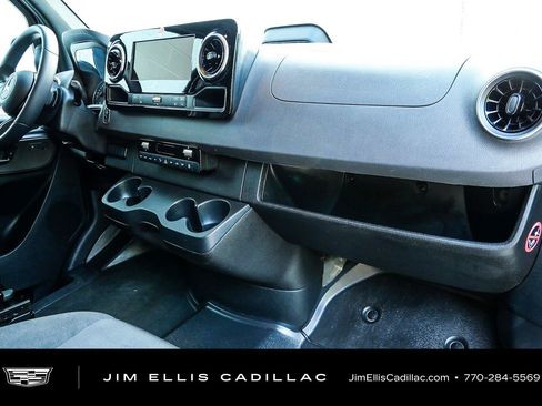 Used 2025 Mercedes-Benz Sprinter 2500 image 20