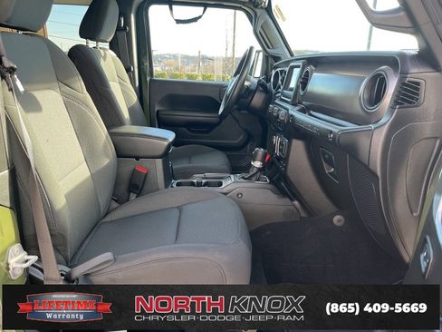 Used 2021 Jeep Wrangler Sport S image 17
