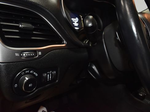 Used 2021 Jeep Cherokee Latitude Lux AWD/4WD image 18