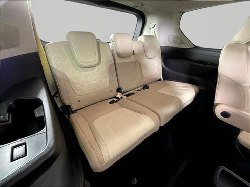 Used 2025 Nissan Armada Platinum Reserve w/ Convenience Package AWD/4WD image 18
