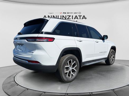 Used 2024 Jeep Grand Cherokee Limited image 5