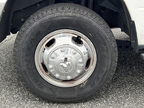 Used 2021 RAM 3500 Big Horn image 31