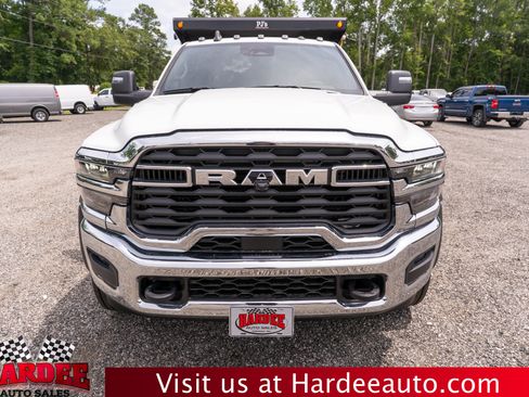 Used 2025 RAM 5500 Tradesman w/ Safety Group AWD/4WD image 7