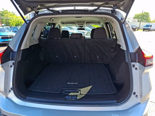 Used 2024 Nissan Rogue S FWD image 29