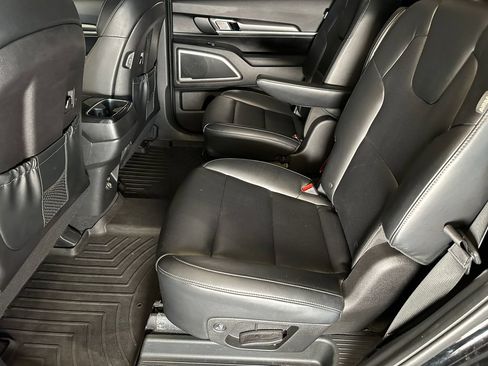 Used 2023 Kia Telluride S AWD/4WD image 21