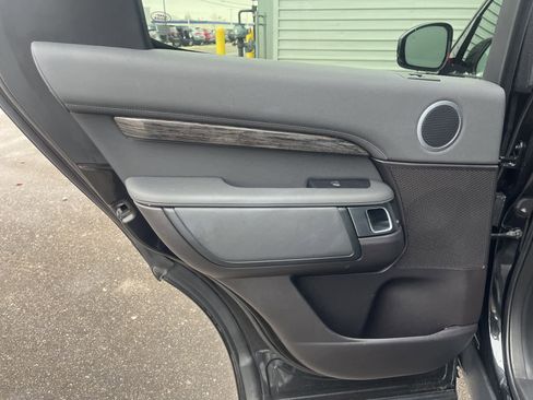 Certified 2019 Land Rover Discovery HSE image 18