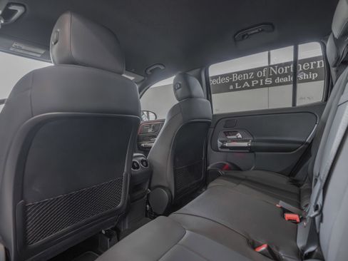Used 2025 Mercedes-Benz GLB 250 image 25