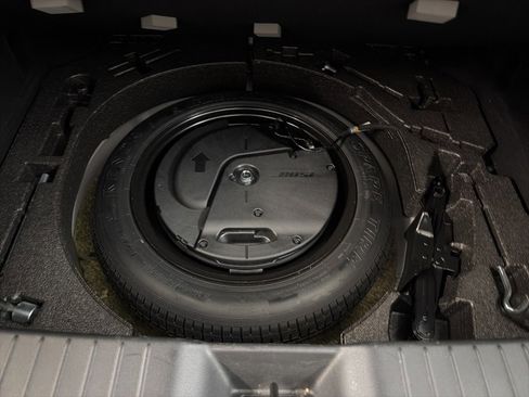 Used 2024 MAZDA MAZDA3 Hatchback w/Premium Plus Pkg image 33