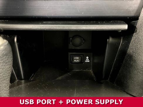 Used 2014 Toyota Camry SE image 11