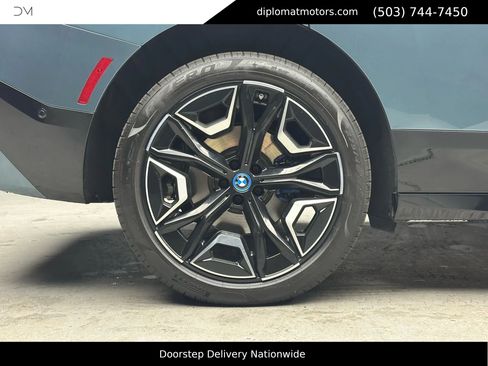 Used 2025 BMW iX xDrive50 w/ Premium Package image 40