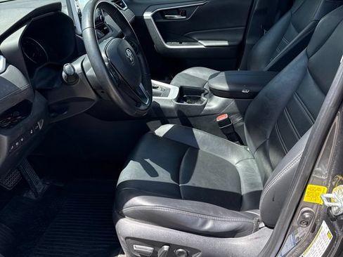 Used 2021 Toyota RAV4 XLE Premium AWD/4WD image 10