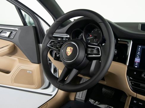 New 2026 Porsche Macan AWD/4WD image 30