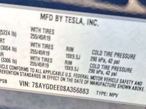 Used 2025 Tesla Model Y Long Range AWD/4WD image 11