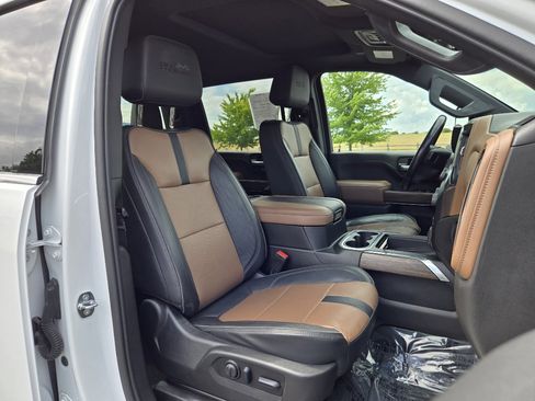 Used 2023 Chevrolet Silverado 3500 High Country w/ Technology Package image 34