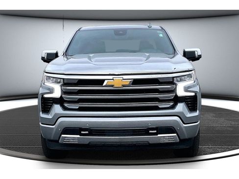 Used 2024 Chevrolet Silverado 1500 High Country w/ High Country Premium Package AWD/4WD image 4