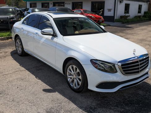 Used 2017 Mercedes-Benz E 300 4MATIC image 19